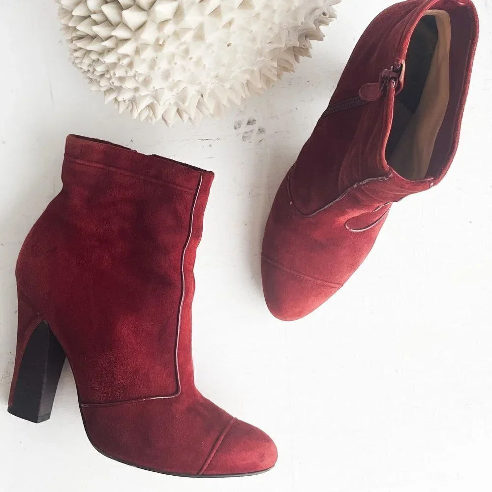 Cole Haan Rust Suede Almond Toe Cap Toe Ankle Boot D22838, Size: 8B - Picture 2 of 14